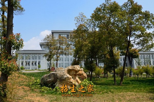 镇江技师学院